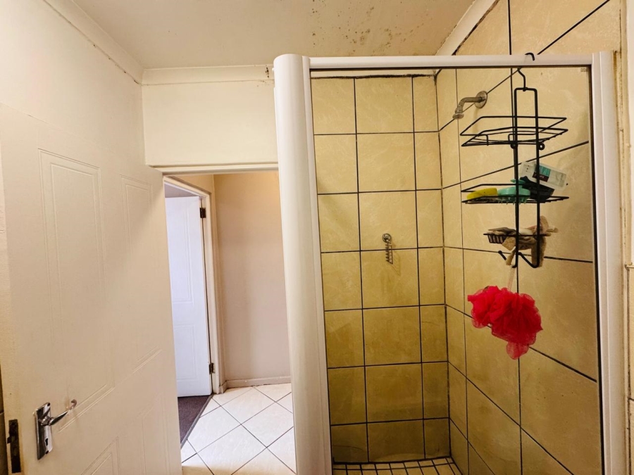 2 Bedroom Property for Sale in Whispering Pines Western Cape